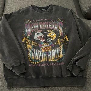 Men’s brand new Abercrombie Super Bowl sweater shirt!